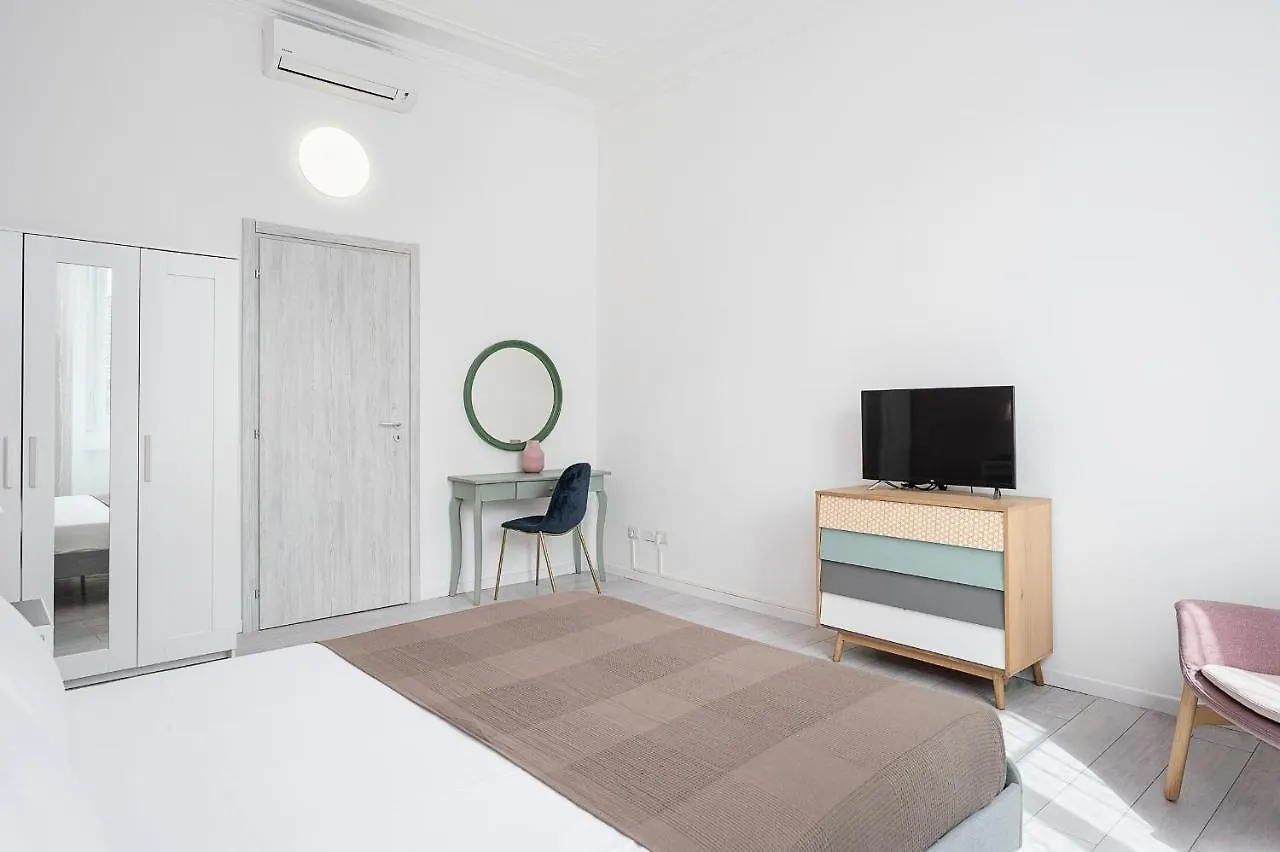 Hemeras Boutique Homes - 4 Design Homes In Milan Center Lägenhet