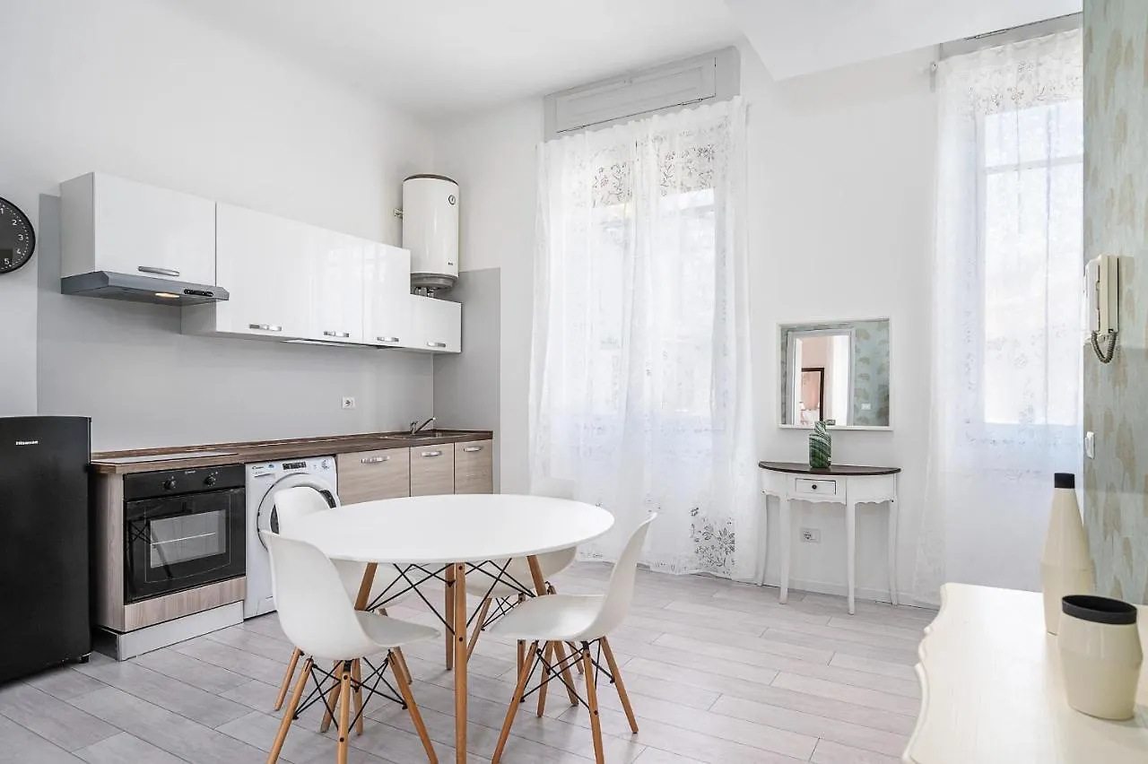 Hemeras Boutique Homes - 4 Design Homes In Milan Center Lägenhet